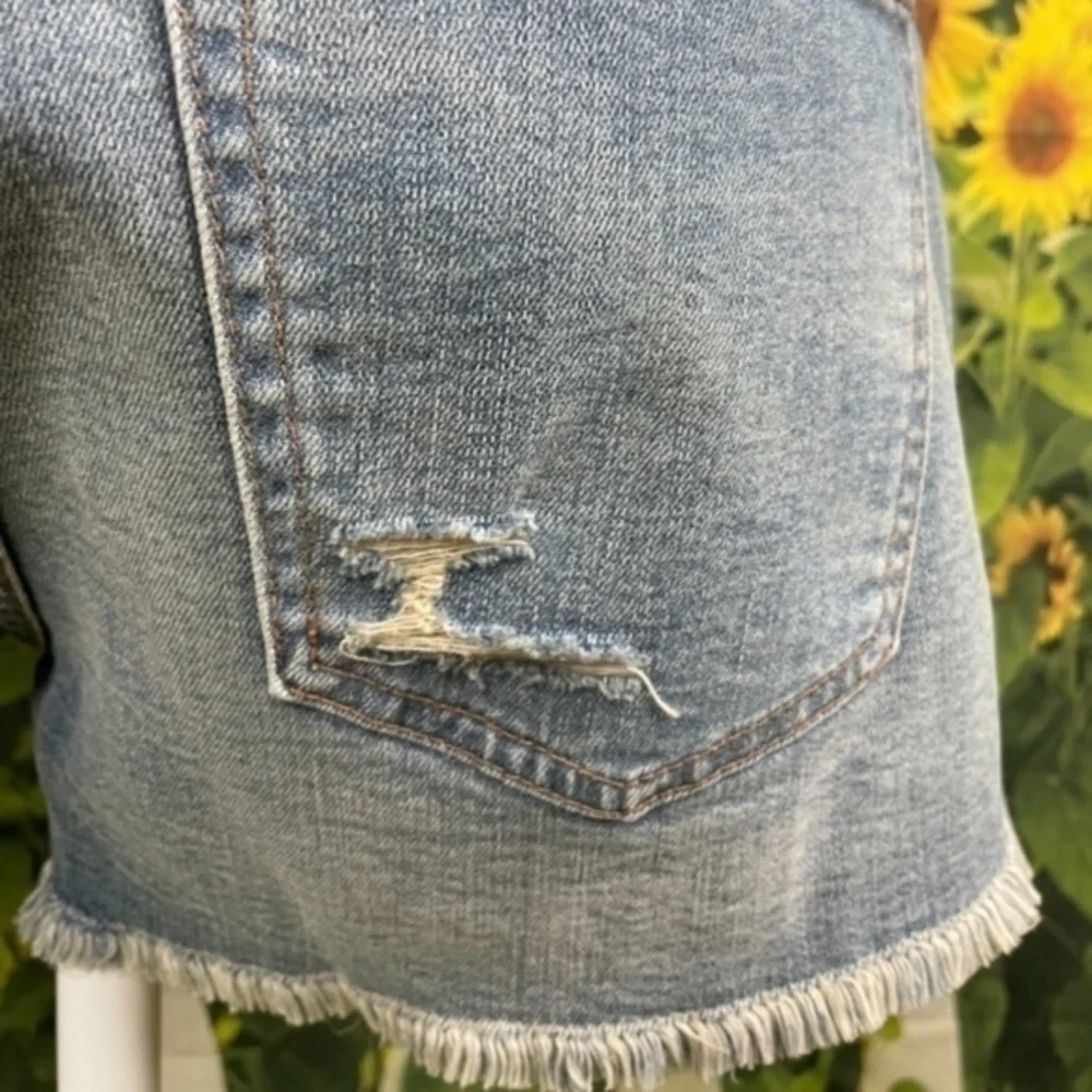 BCBG Blue Distressed Denim Shorts 27 - Picture 11 of 16